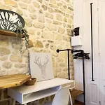 Cosy petit Monparnasse retreat