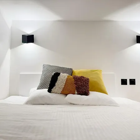 Cosy Petit Monparnasse Retreat * Parigi